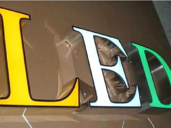 龙泉介绍LED招牌的基础知识。